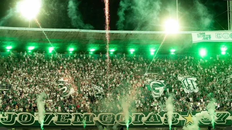 Organizada do Goiás se junta ao Movimento Verde Amarelo para Copa do Mundo