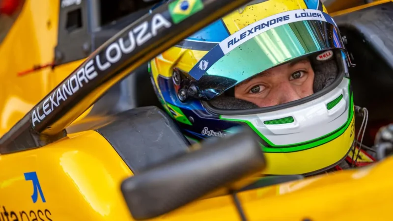 Piloto goiano de 15 anos estreia na Europa com dois pódios e mira sequência positiva