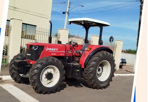 Prefeito de Ivolândia agradece trator enviado por dep. Baldy