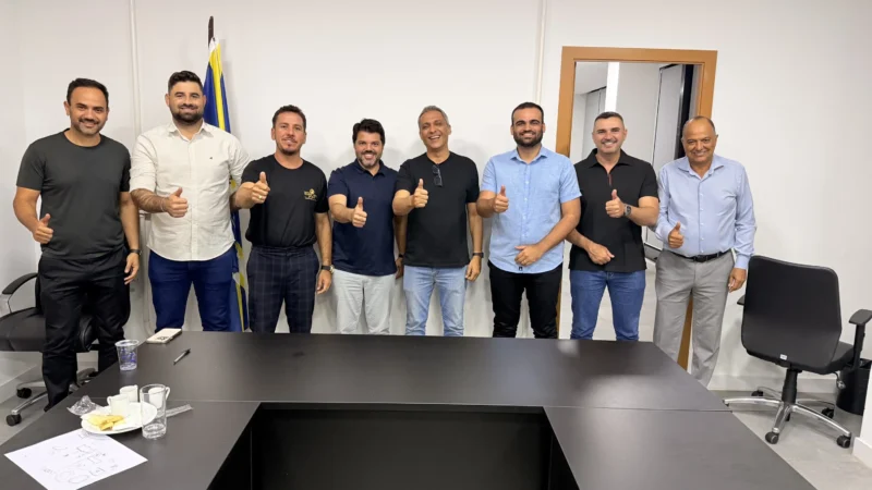 Prefeitos de 5 cidades declaram apoio à pré-candidatura de Gayer ao Senado