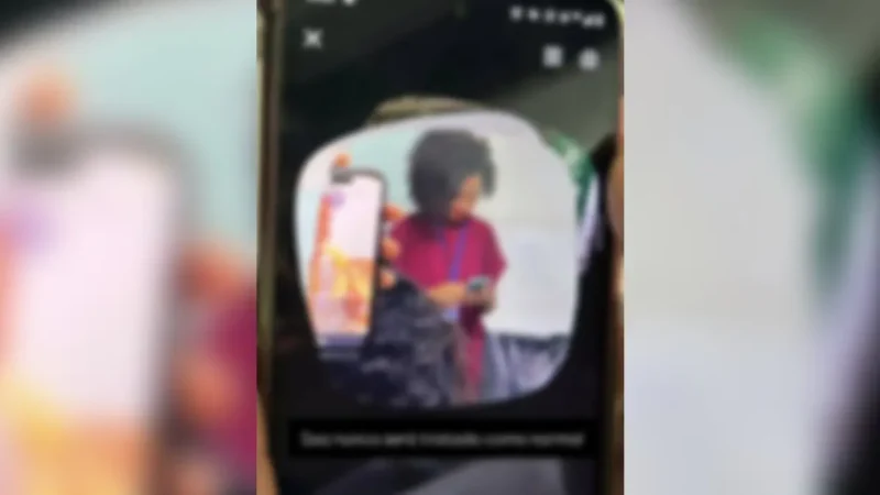Professora denuncia injúria racial após ser fotografada em aula enquanto aluno exibia imagem de homem negro comendo banana