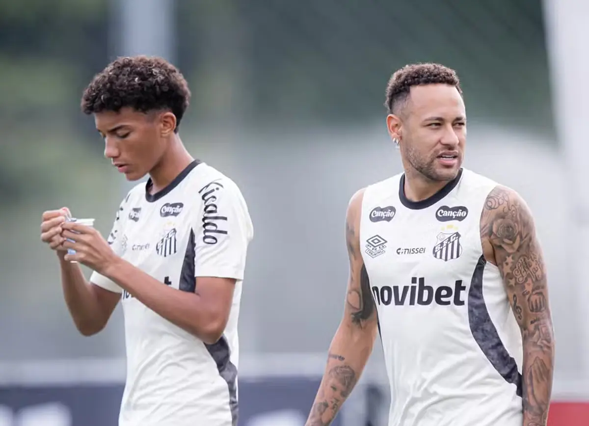 Robinho Jr. notifica Santos após confusão com Neymar e cobra providências do clube
