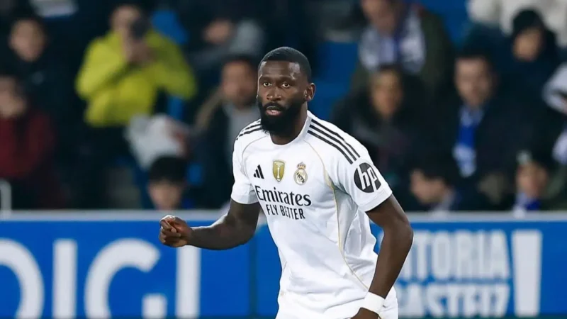 Rudiger dá tapa em companheiro de time e aumenta tensão no Real Madrid, diz rádio da Espanha