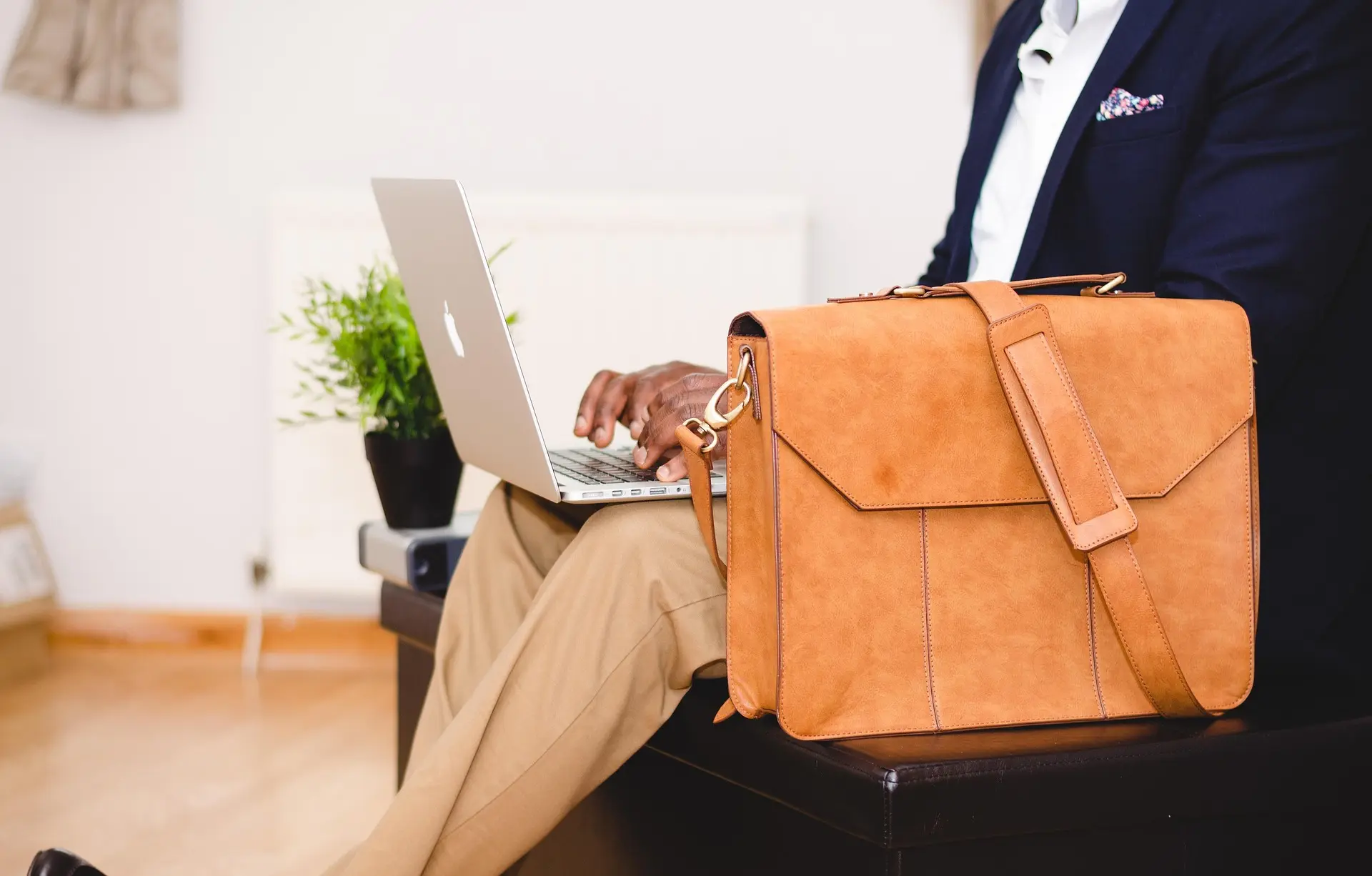 Startup cria ferramenta que fiscaliza trablho presencial da equipe