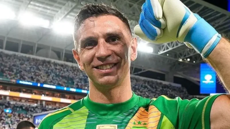 Tensão na Argentina: goleiro do título de 2022 lesiona mão