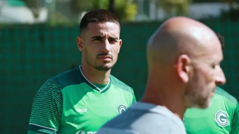 Thiago Galhardo detona o Goiás: “Todo mundo manda lá e ninguém manda p0rr# nenhuma”