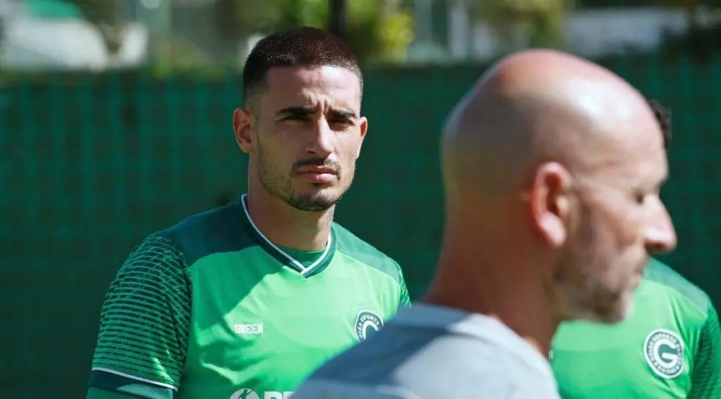 Thiago Galhardo detona o Goiás: “Todo mundo manda lá e ninguém manda p0rr# nenhuma”