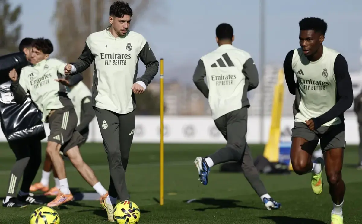 Valverde e Tchouaméni trocam socos no vestiário do Real Madrid e uruguaio é levado ao hospital