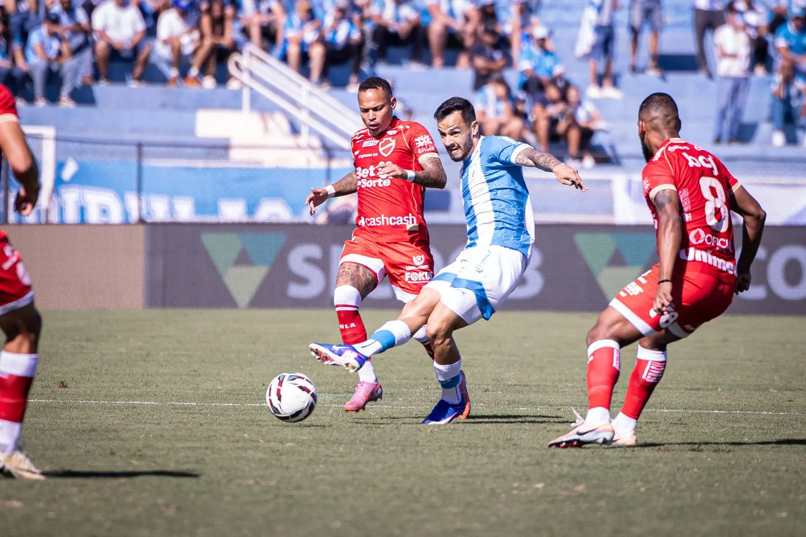 Vila Nova vence mais uma e assume a vice-liderança do Brasileirão Série B