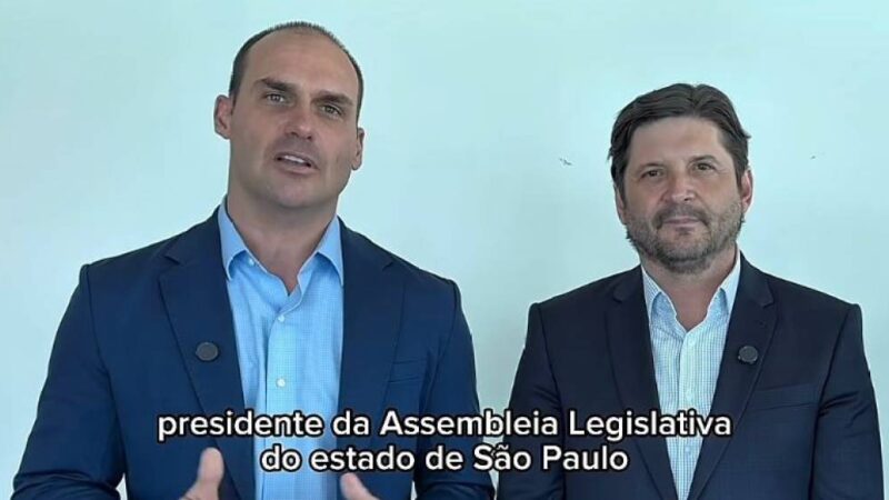 A estratégia da direita para recolocar Eduardo Bolsonaro no jogo político