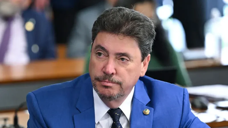 Wilder Morais sai em defesa de Flávio Bolsonaro após divulgação de áudios sobre filme biográfico