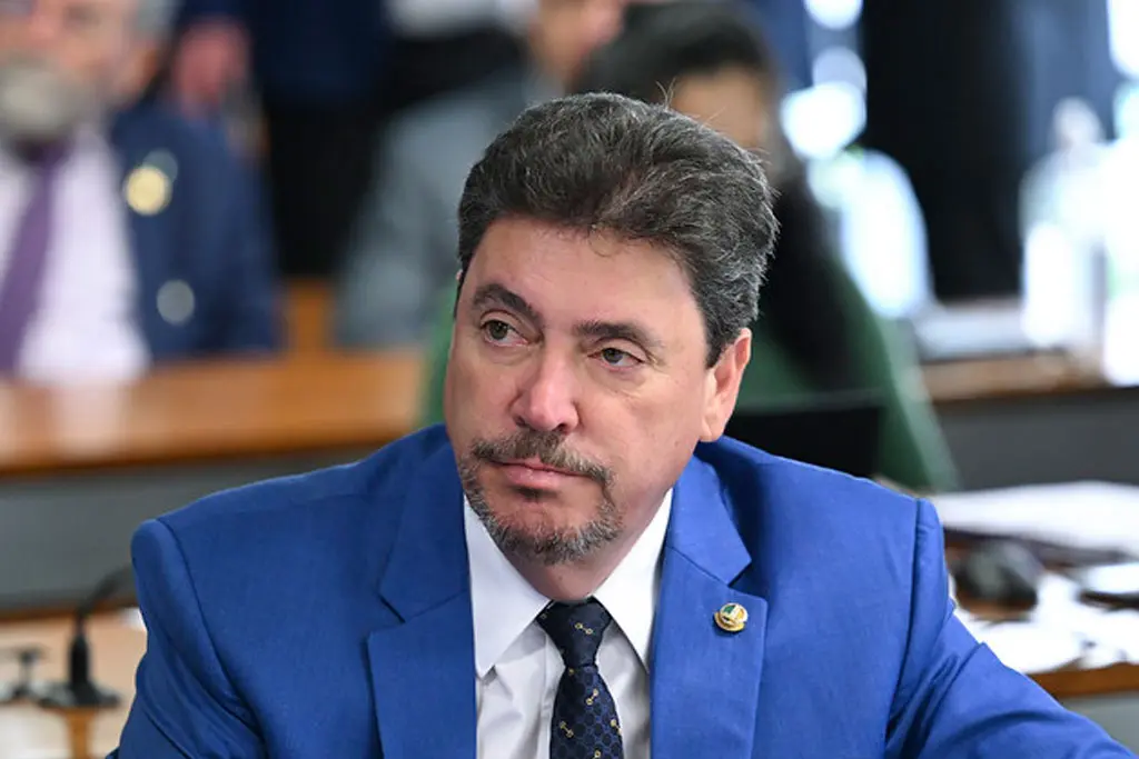 Wilder Morais sai em defesa de Flávio Bolsonaro após divulgação de áudios sobre filme biográfico