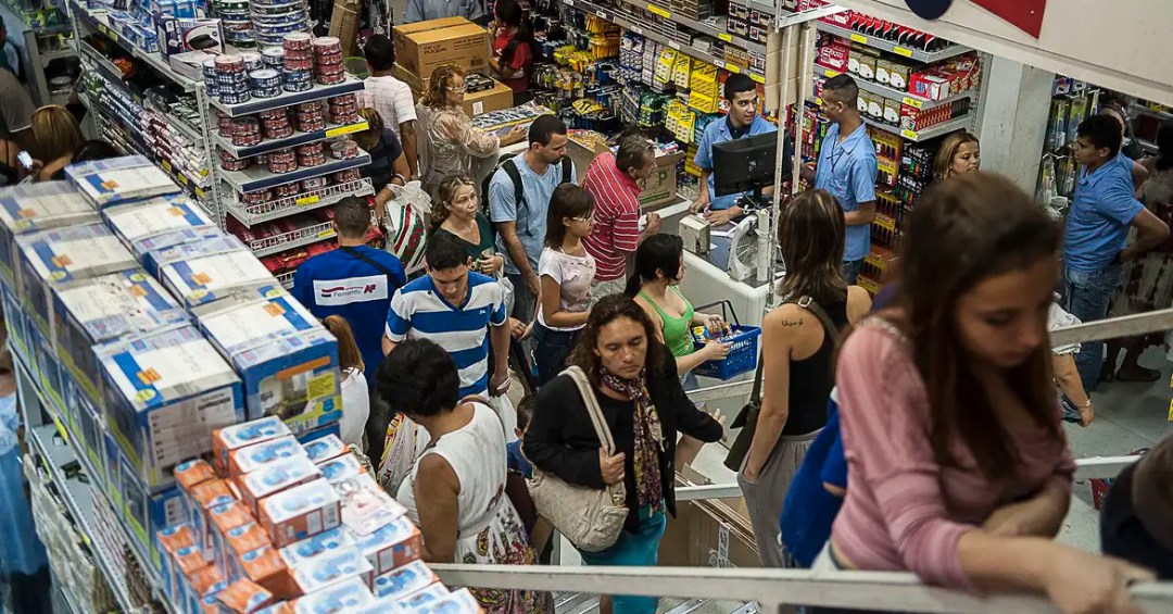 A taxa das blusinhas vai cair? Empresas veem essa possibilidade