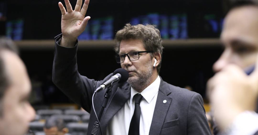 A tentativa do STF de notificar Mário Frias por causa do filme sobre Bolsonaro