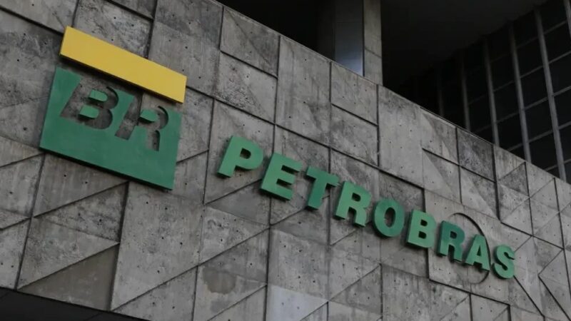 Petrobras lucra R$ 32,6 bilhões no 1º trimestre, mas resultado cai 7%