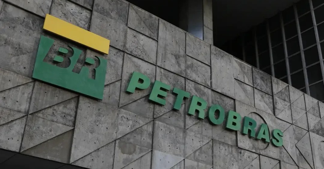Petrobras lucra R$ 32,6 bilhões no 1º trimestre, mas resultado cai 7%