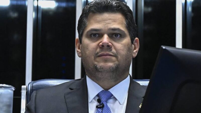 Davi Alcolumbre nega repasses de Vorcaro e diz que acionará banqueiro na Justiça