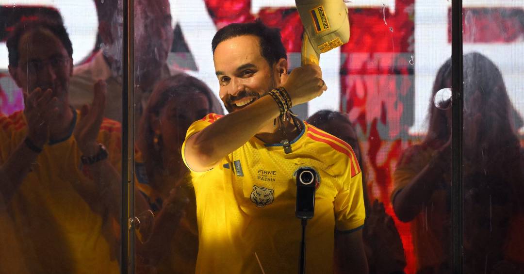 Camisa da seleção entra na guerra política da Colômbia
