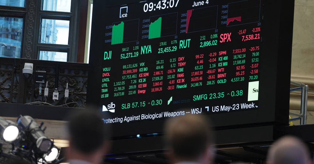 Investidores monitoram negociações entre EUA e Irã em dia de agenda esvaziada