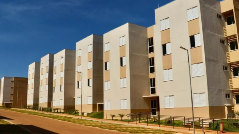 AGEHAB multa 5 construtoras por atrasos em obras e proíbe empresa de licitar por 6 meses