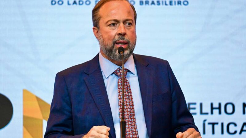 Comissão de Minas e Energia ouve Silveira sobre a proposta de antecipação de operação de termelétricas