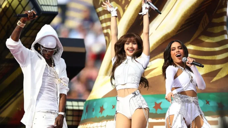 Anitta se apresenta na terceira cerimônia de abertura da Copa