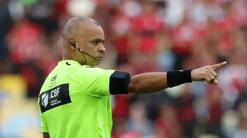 Árbitro goiano apita abertura da Copa entre México e África do Sul