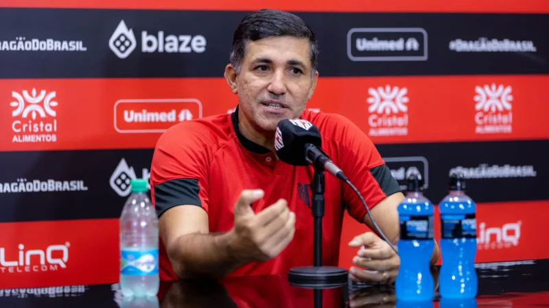 Atlético anuncia a saída de Eduardo Souza do comando técnico