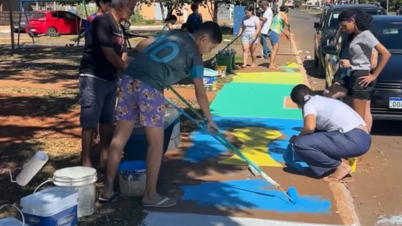 Avenida de Trindade ganha novas cores para Copa