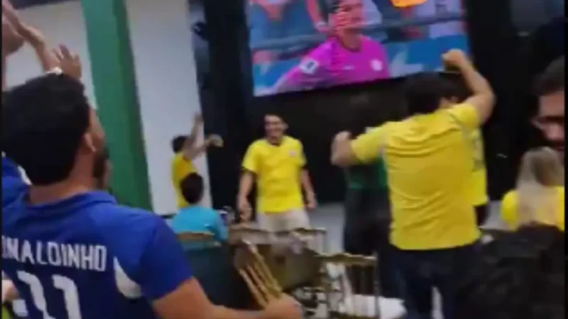 Brasileiros comemoram eliminação da Alemanha; vídeos