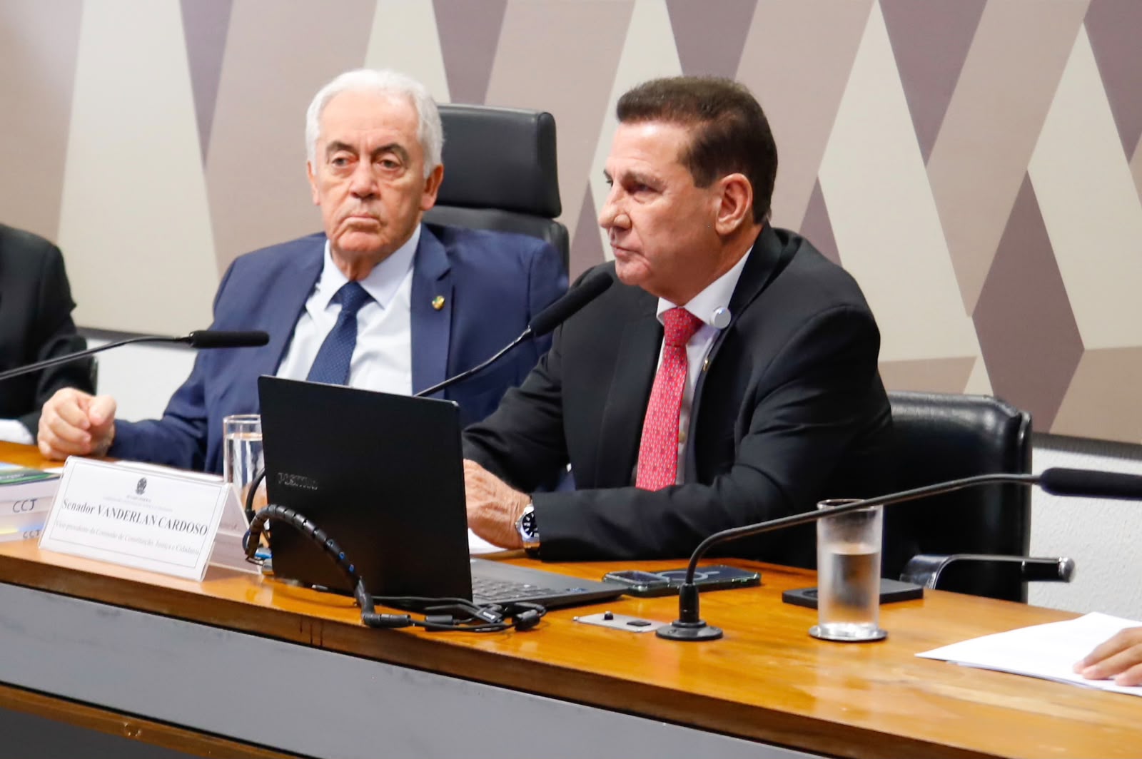 CCJ aprova PEC de Vanderlan e fortalece proteção ao Pix