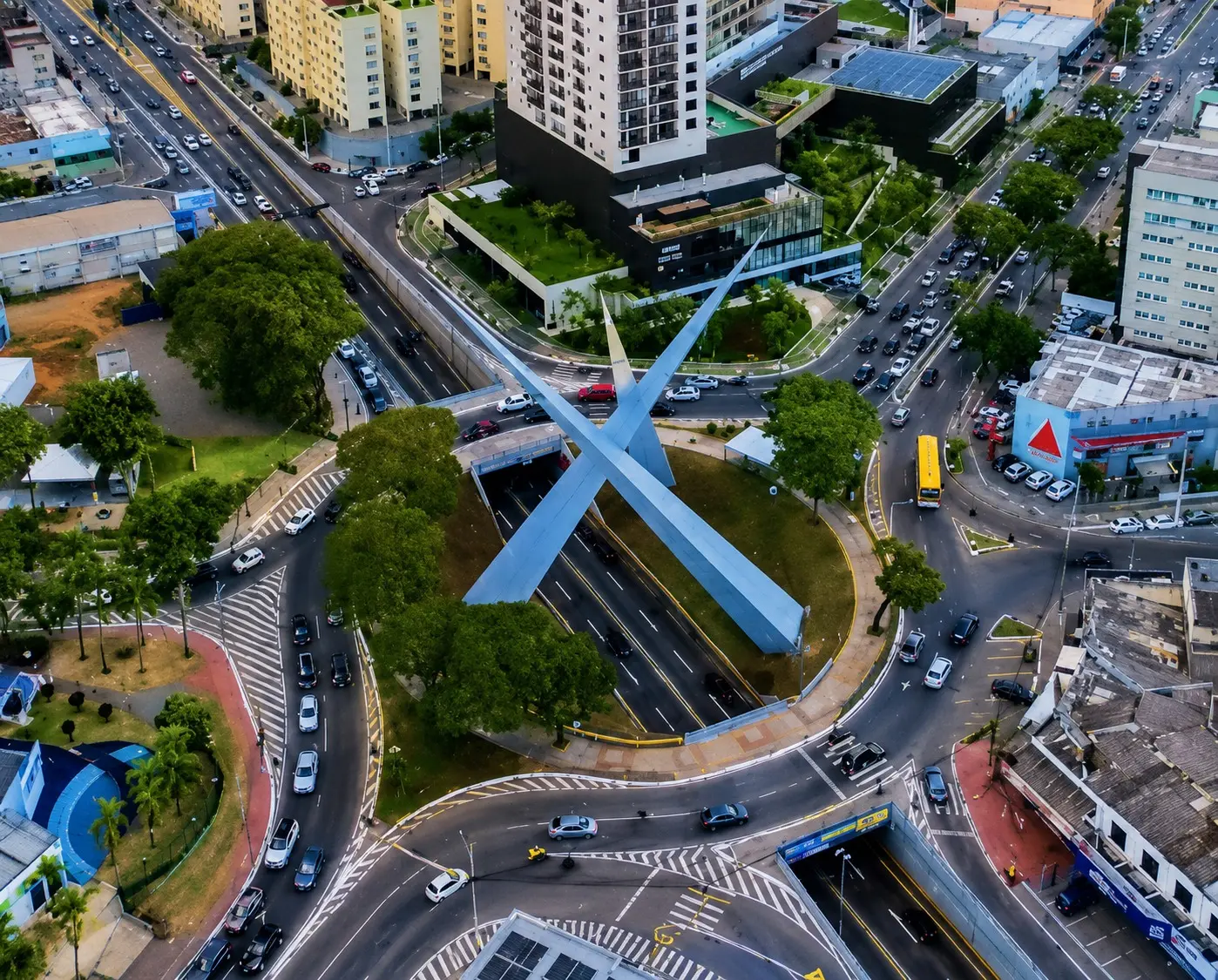 Cartão-postal de Goiânia na Avenida 85 é revitalizado; veja vídeo
