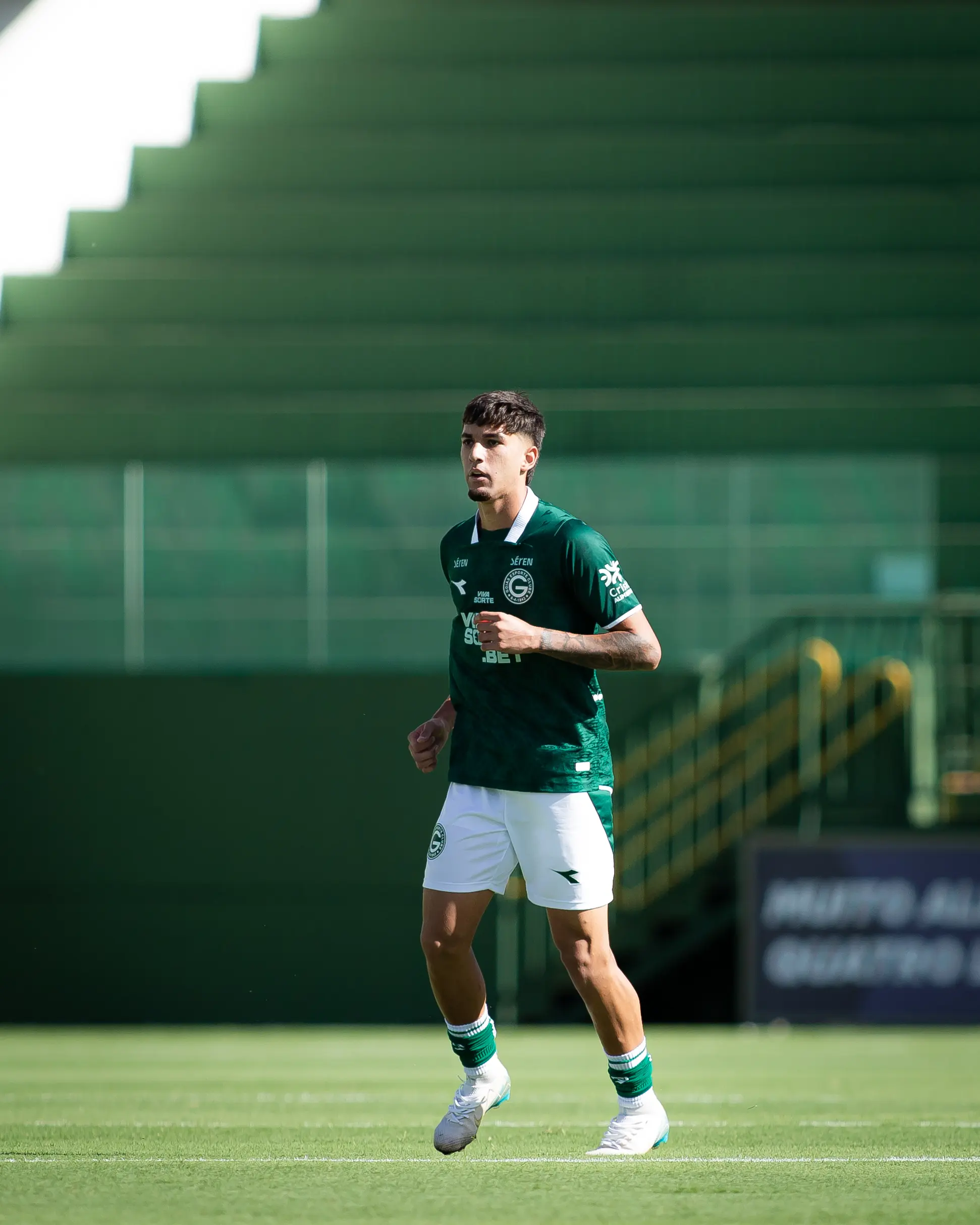 Convocado para a Seleção sub-20, Lucas Rodrigues confirma status de joia do Goiás