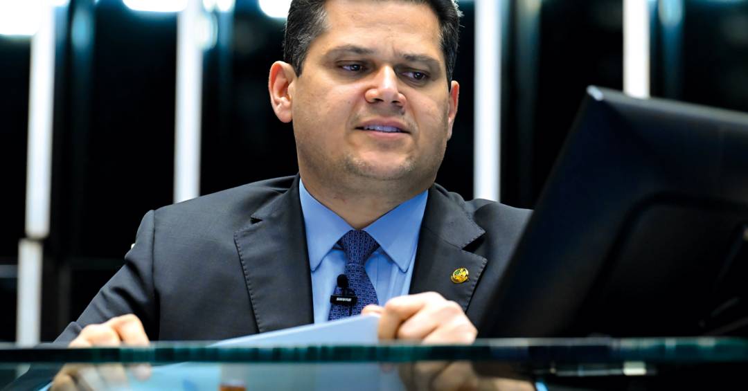 O dia decisivo de Alcolumbre sobre PEC do fim da escala 6×1