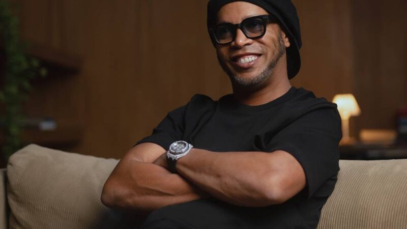 Ronaldinho Gaúcho é contratado por time da 3ª divisão na Itália