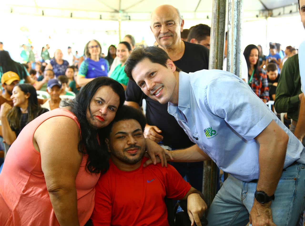 Daniel Vilela entrega 48 casas a custo zero em Porangatu