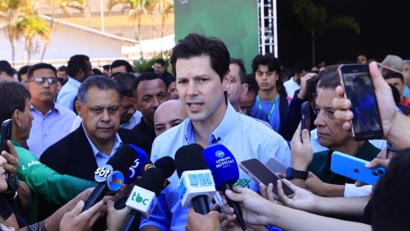 Daniel destina 108 milhões em veículos e equipamentos para 156 cidades
