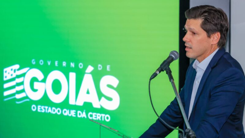 Daniel entrega 500º título do Regulariza Campo a produtores rurais
