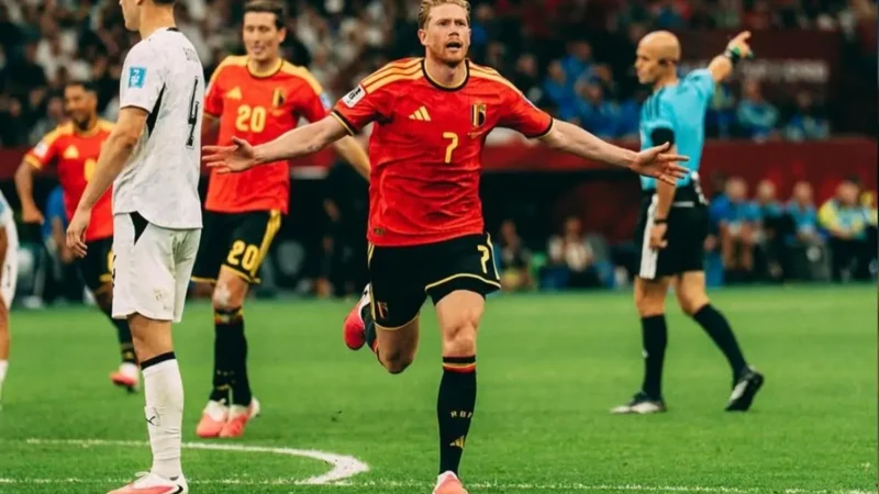 De Bruyne e Lukaku classificam a Bélgica na Copa