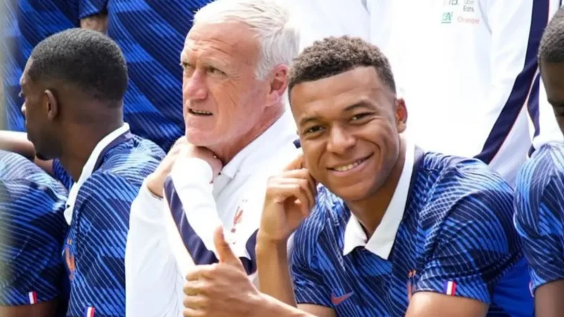 Deschamps reconhece que França é favorita na Copa