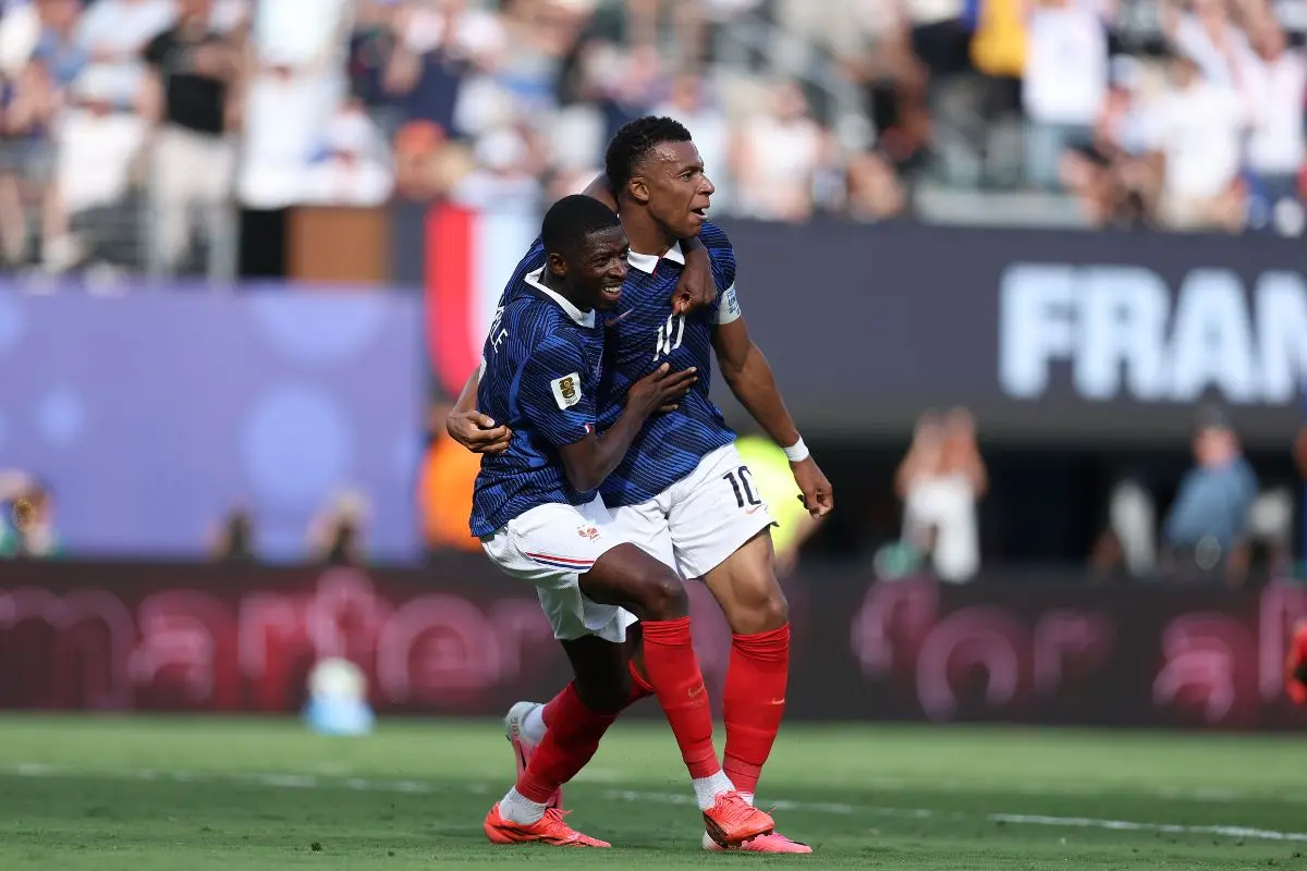 França atropela Suécia e Mbappé marca dois gols