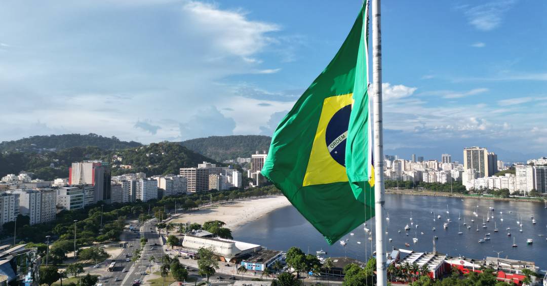Maioria dos brasileiros segue otimista com a economia, diz Ipsos