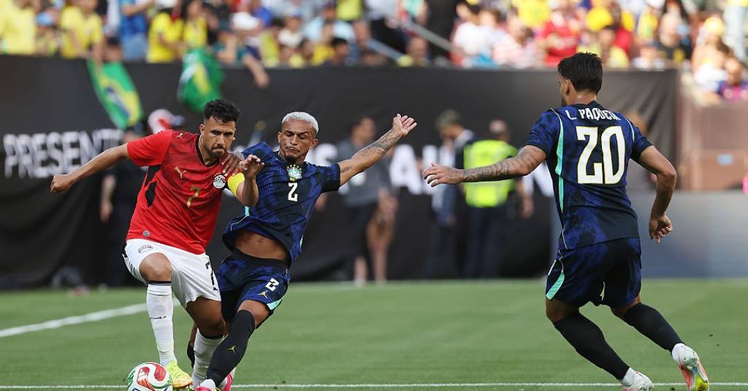 Wesley fará exames após deixar amistoso contra o Egito chorando