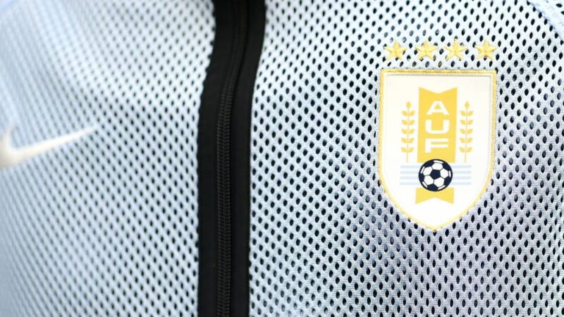 Por que Egito retirou estrelas do escudo e Uruguai continuou com quatro?