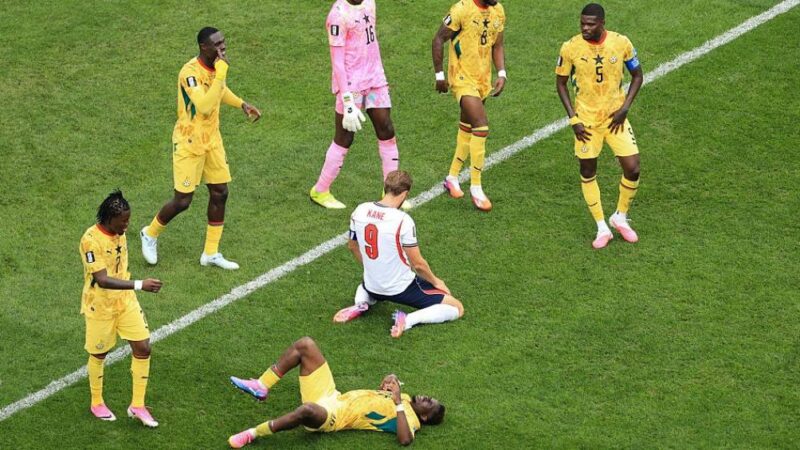 Possível adversário do Brasil na Copa, atacante da Inglaterra foi ‘amaldiçoado’ por ‘feiticeiro’ ganês