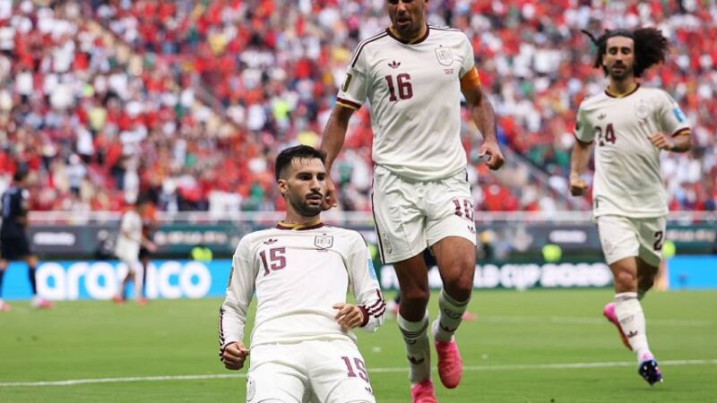 Sem encanto, Espanha se classifica com frango de Muslera e elimina o Uruguai
