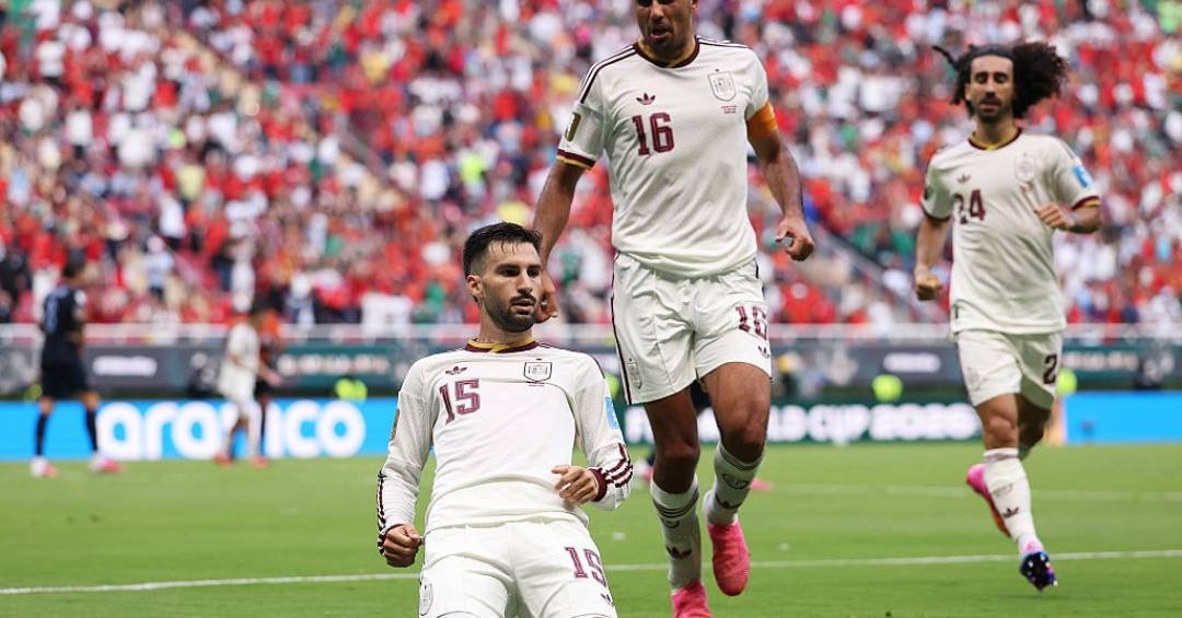 Sem encanto, Espanha se classifica com frango de Muslera e elimina o Uruguai
