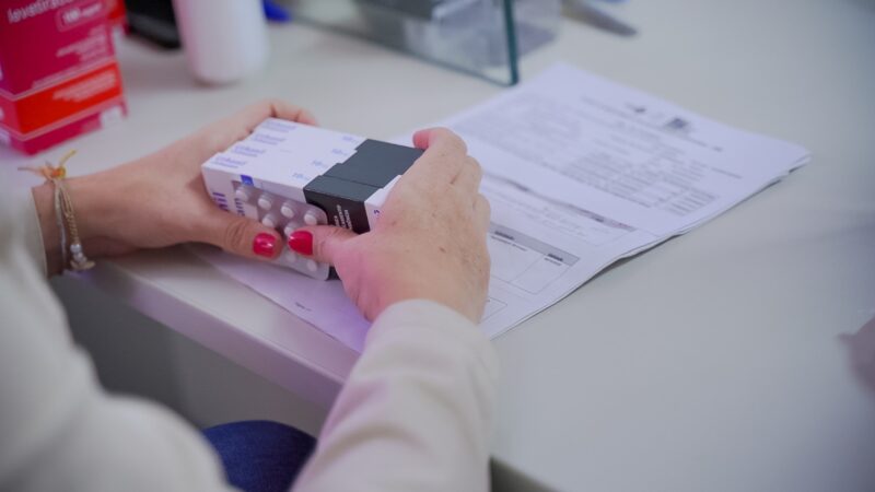 Governo amplia acesso a medicamentos de alto custo no estado