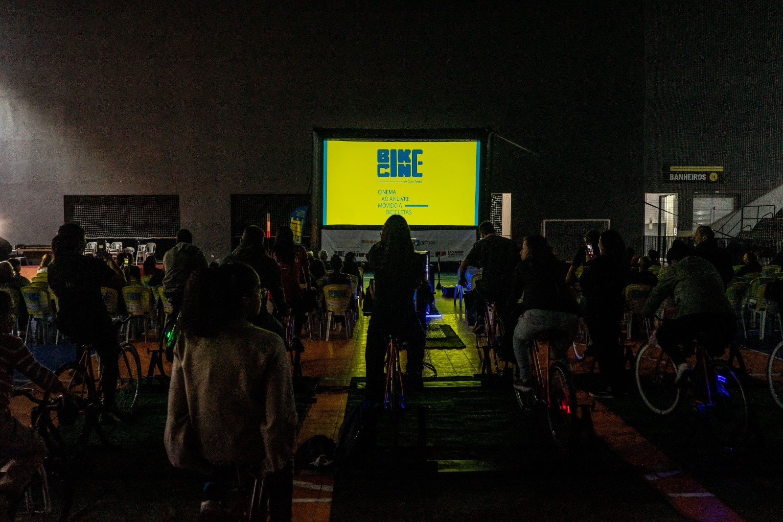 Governo de Goiás leva BikeCine sustentável ao Fica 2026