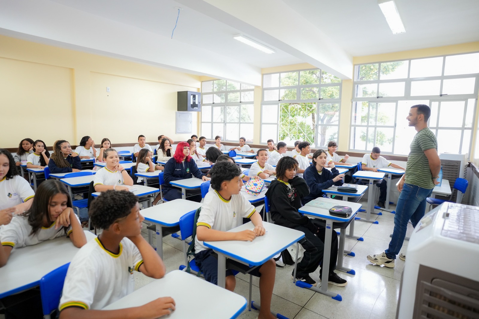 Governo prepara escolas para períodos de calor intenso